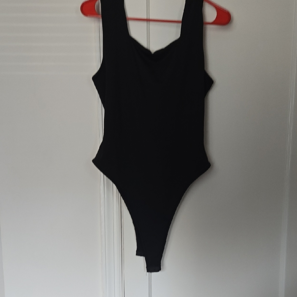SHEIN Black Sleeveless Bodysuit